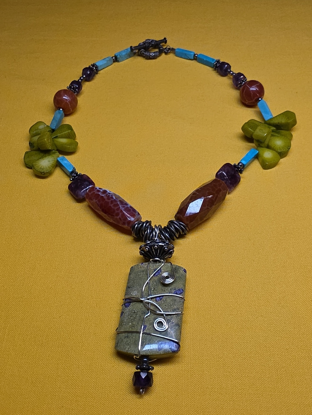 Handmade ▪︎ Bohemian-Style Stone & Wire Necklace ▪︎ BEAUTIFUL Piece! 📿